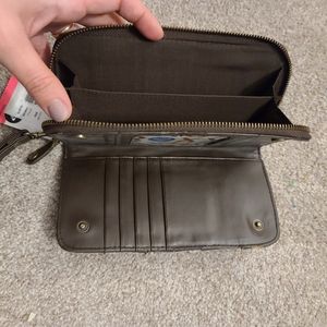 Roxy leather wristlet